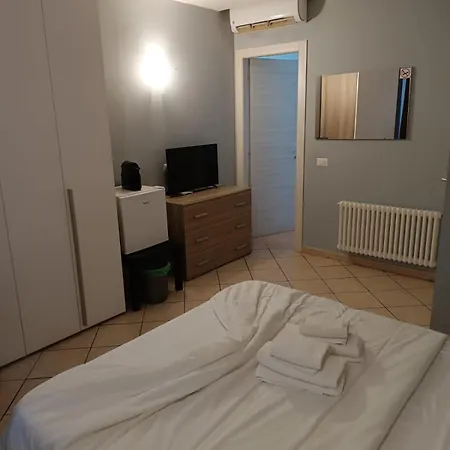 Apartment Motel Parma *